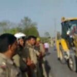 Kushinagar me bulldozer