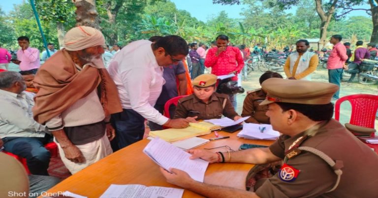 समाधान दिवस में तरयासुजान प्रभारी निरीक्षक ने सुनी फरियादियों की समस्या, कराया निस्तारण