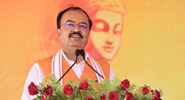 डिप्टी सीएम केशव प्रसाद मौर्य का कुशीनगर दौरा: विकास कार्यों की समीक्षा और श्रद्धांजलि कार्यक्रम