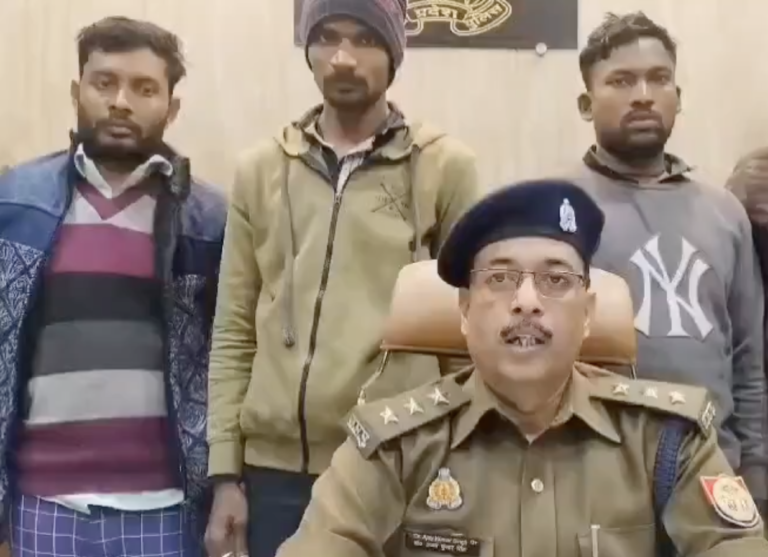 Kushinagar News : चोरी की 11 बाईक के साथ तीन बाइक चोर गिरफ्तार