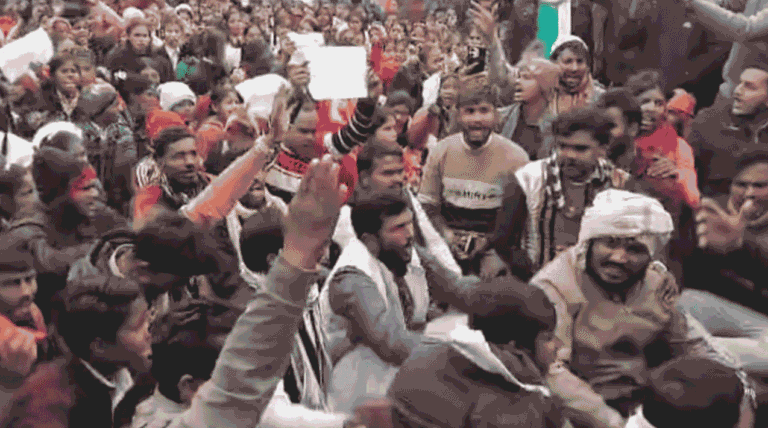 कुशीनगर में स्कूल प्रबंधक छोटेलाल कुशवाहा की मौत के बाद प्रदर्शन मामले में, पुलिस ने 200 लोगों पर दर्ज किया मुकदमा