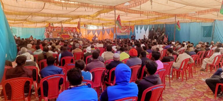 कुशीनगर में सपा कार्यकर्ताओं की बैठक: 2027 में अखिलेश यादव को मुख्यमंत्री बनाने का संकल्प