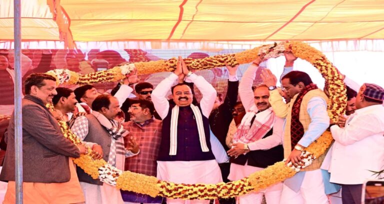 कुशीनगर में डिप्टी सीएम ने मीडिया से: महिलाओं और युवाओं के सशक्तिकरण पर जोर, 2027 में सभी सीटें जीतने का दावा