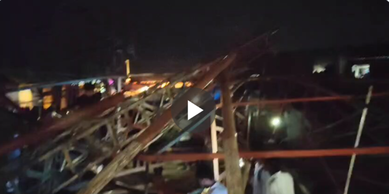 कुशीनगर में दुर्गा मंदिर परिसर के मेले में लगा झूला टूटा, 19 से अधिक घायल