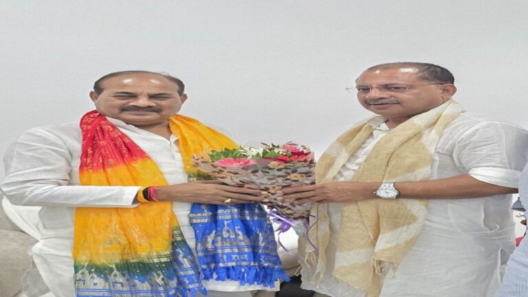 कुशीनगर के नए प्रभारी मंत्री बने दारा सिंह चौहान