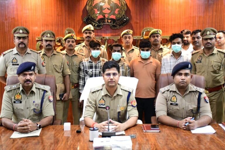कुशीनगर: तमकुहीराज हत्याकांड का खुलासा, 4 अभियुक्त गिरफ्तार, एक बाल अपचारी हिरासत में
