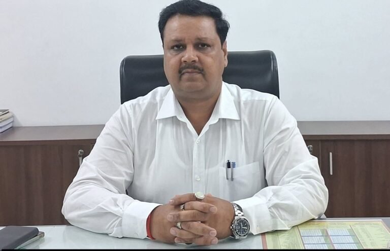 जाने कुशीनगर के डीएम कौन है ?